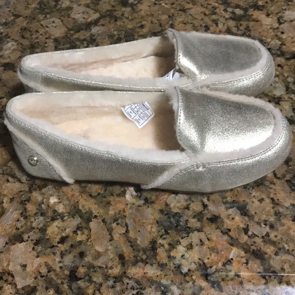 New Ugg Women’s Hayley Metallic Slippers size 5 - Picture 1 of 5